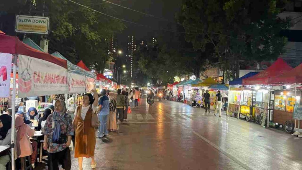 Lengkong Night Street Food Jadi Surga Kuliner Malam